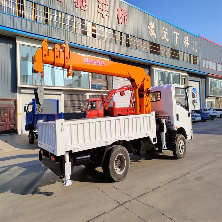 万全区三轮随车吊定制 农用改装机自备吊中瑞长期出售